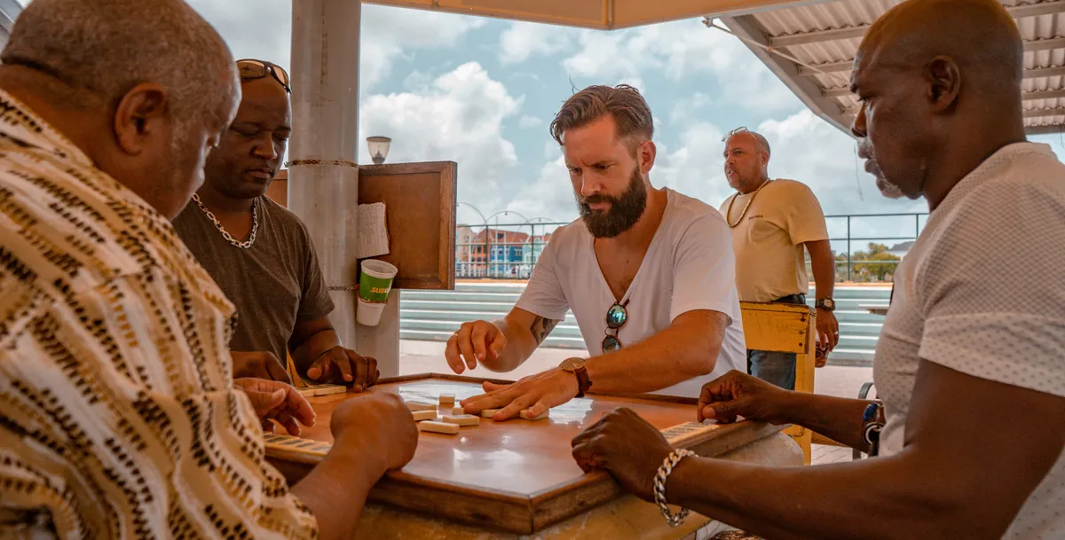Een huisstijl waarbij de Caribische sfeer goed te proeven is