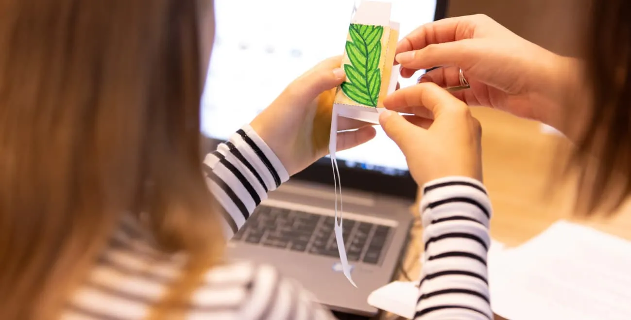 Screenshot van de CVO Groep website op laptop en mobiel