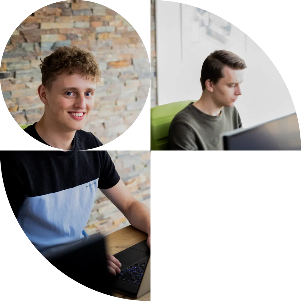 Developer die werkt aan maatwerk website en applicatie development