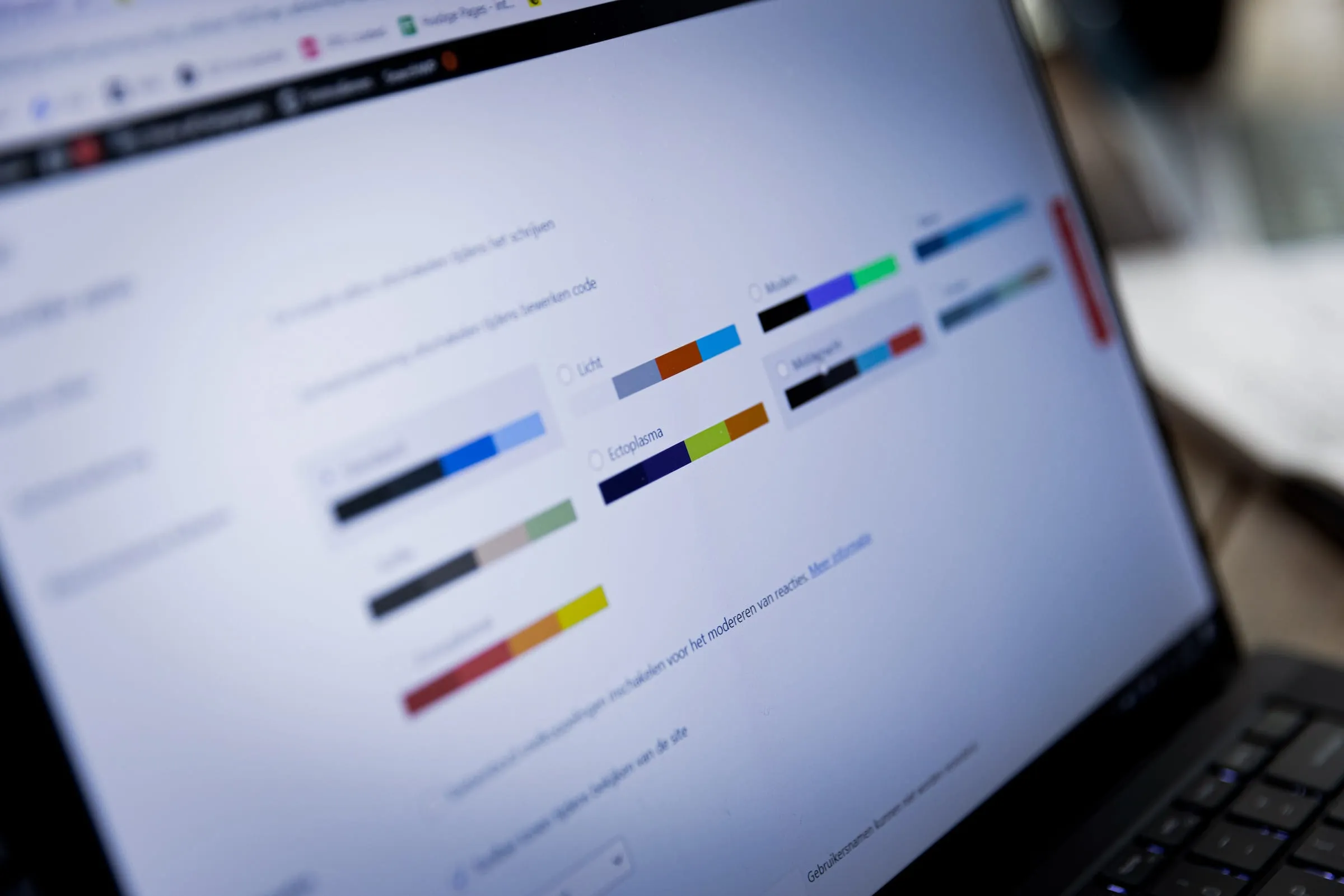 Team van Get Interactive aan het werk op kantoor voor WordPress ontwikkeling